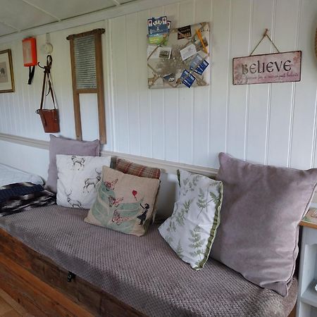 Meadowbeck - Shepherd Huts Fylingdales Esterno foto