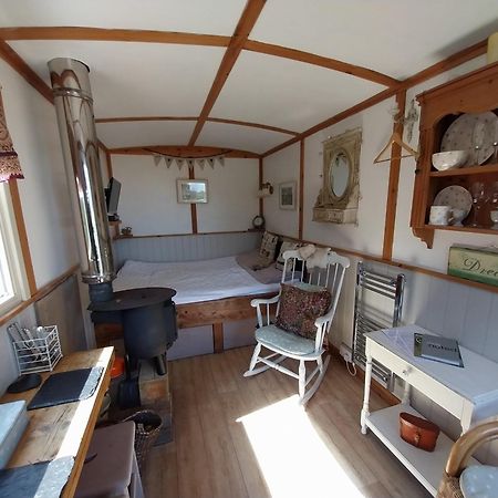 Meadowbeck - Shepherd Huts Fylingdales Esterno foto