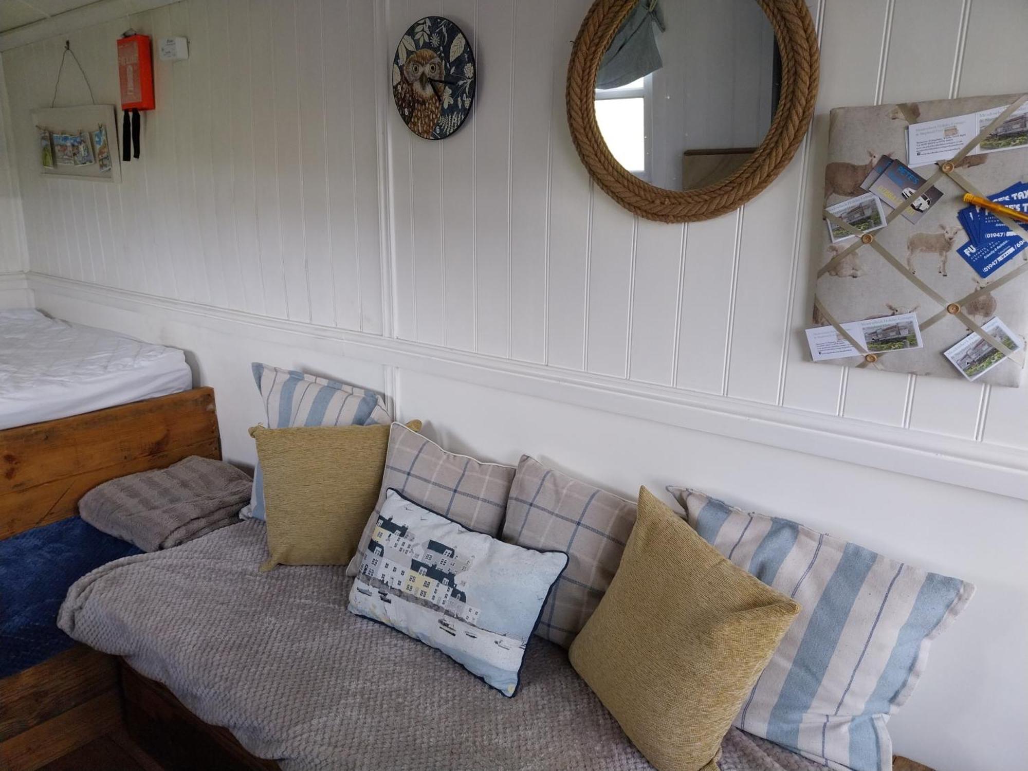 Meadowbeck - Shepherd Huts Fylingdales Esterno foto
