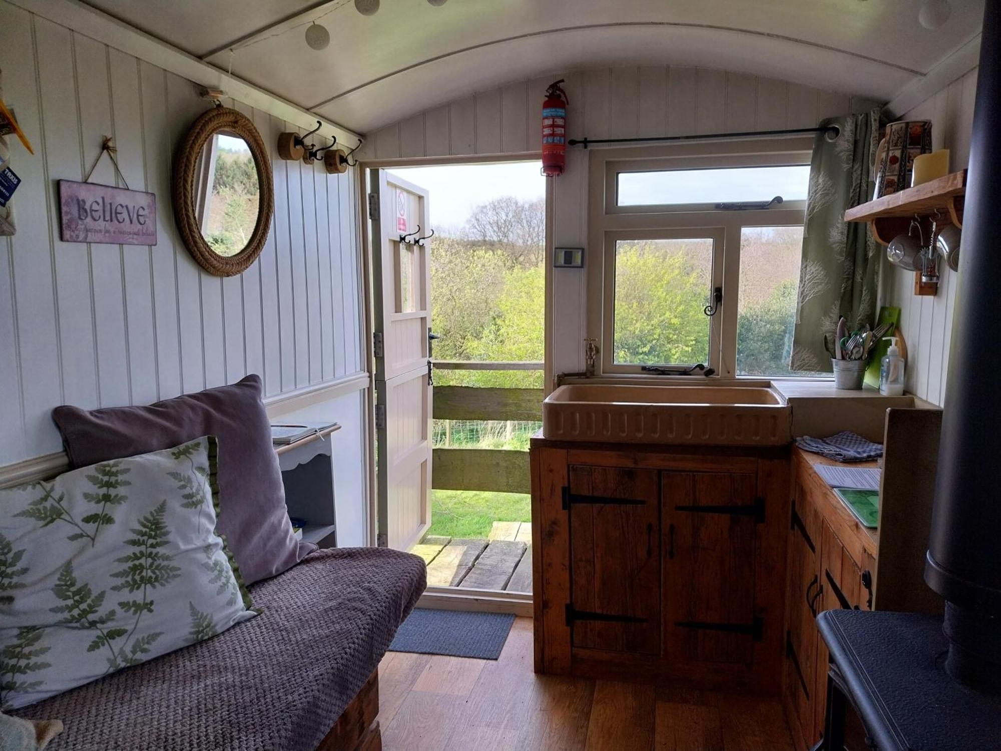 Meadowbeck - Shepherd Huts Fylingdales Esterno foto