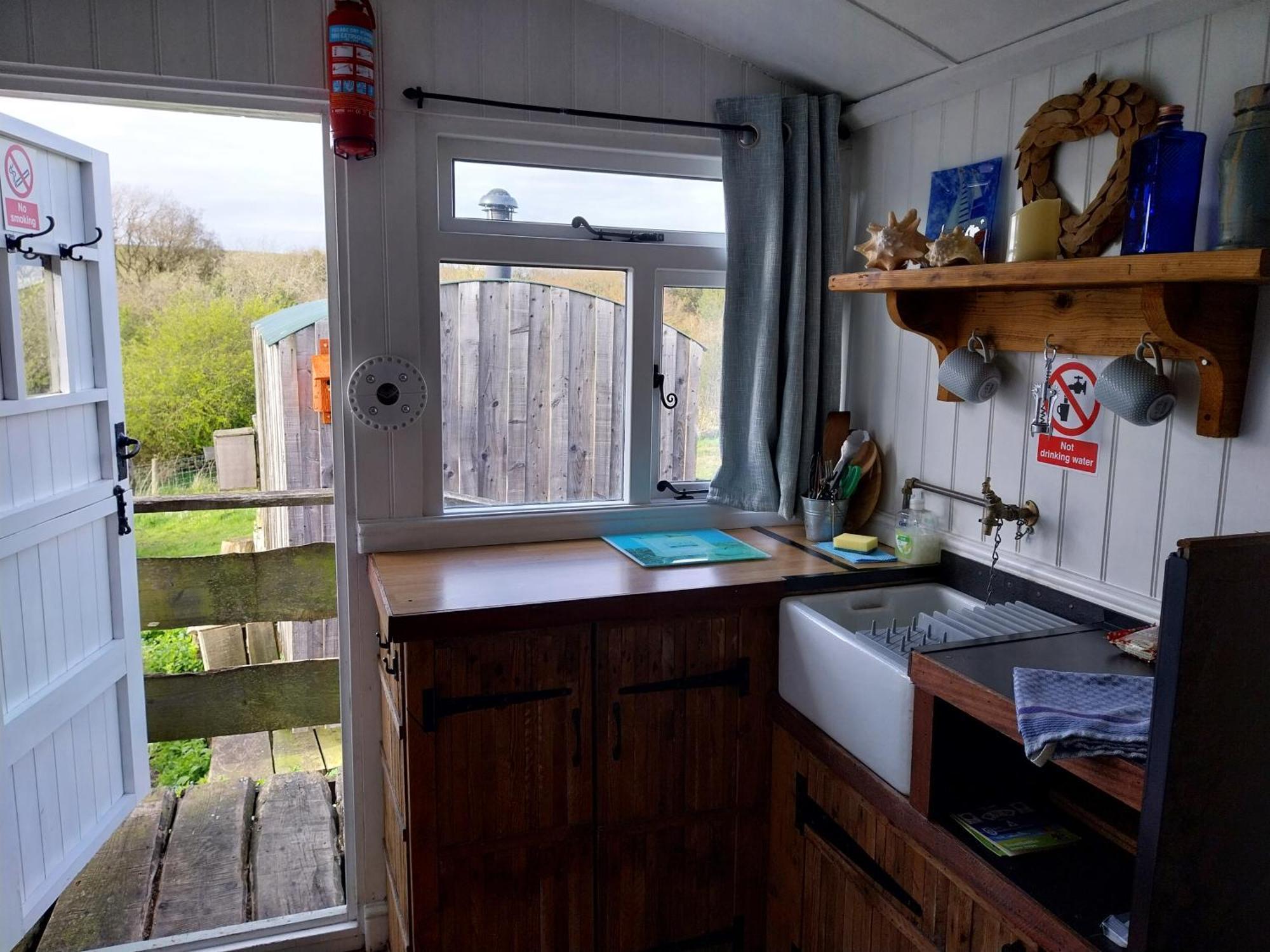 Meadowbeck - Shepherd Huts Fylingdales Esterno foto
