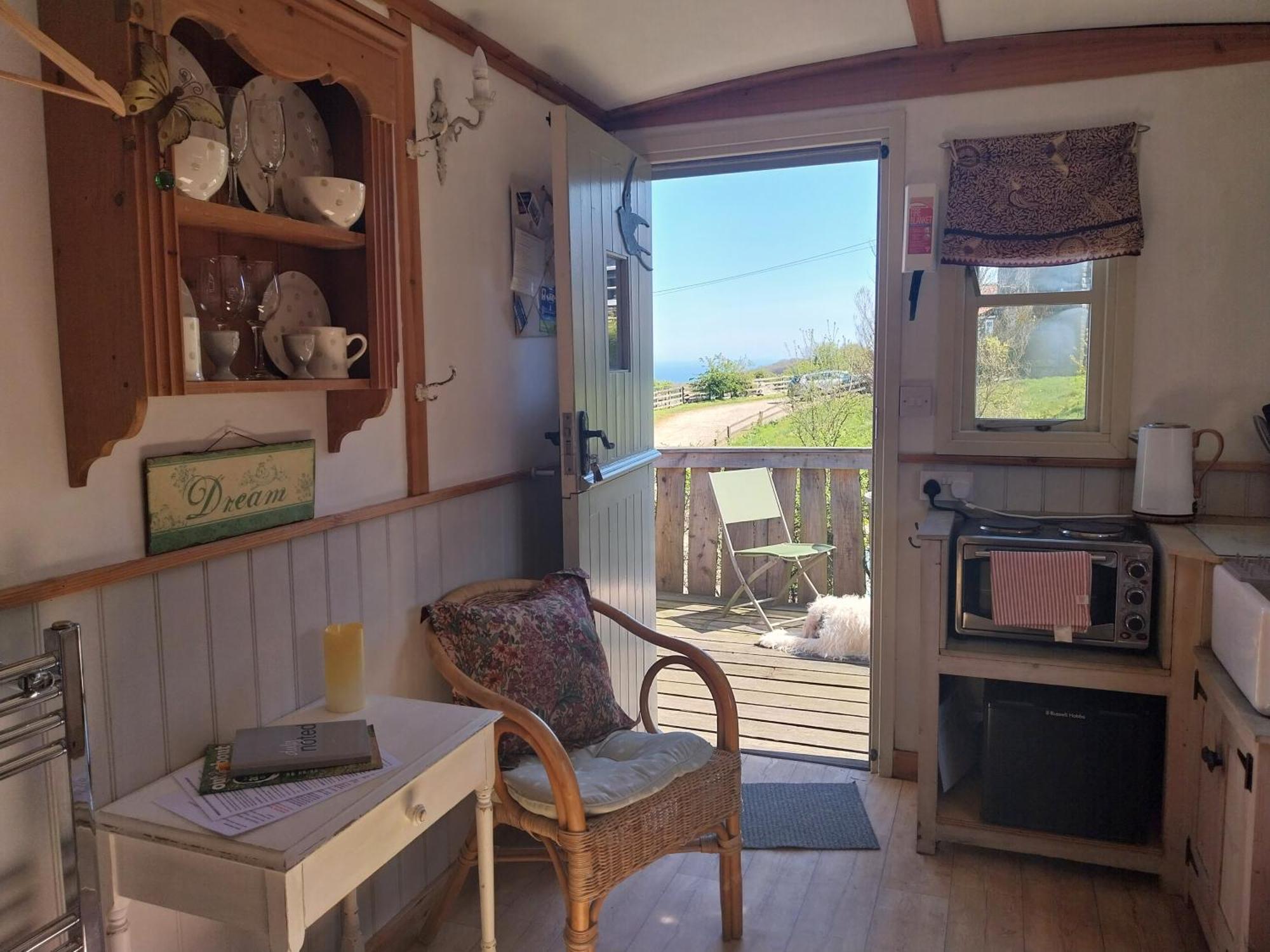 Meadowbeck - Shepherd Huts Fylingdales Esterno foto