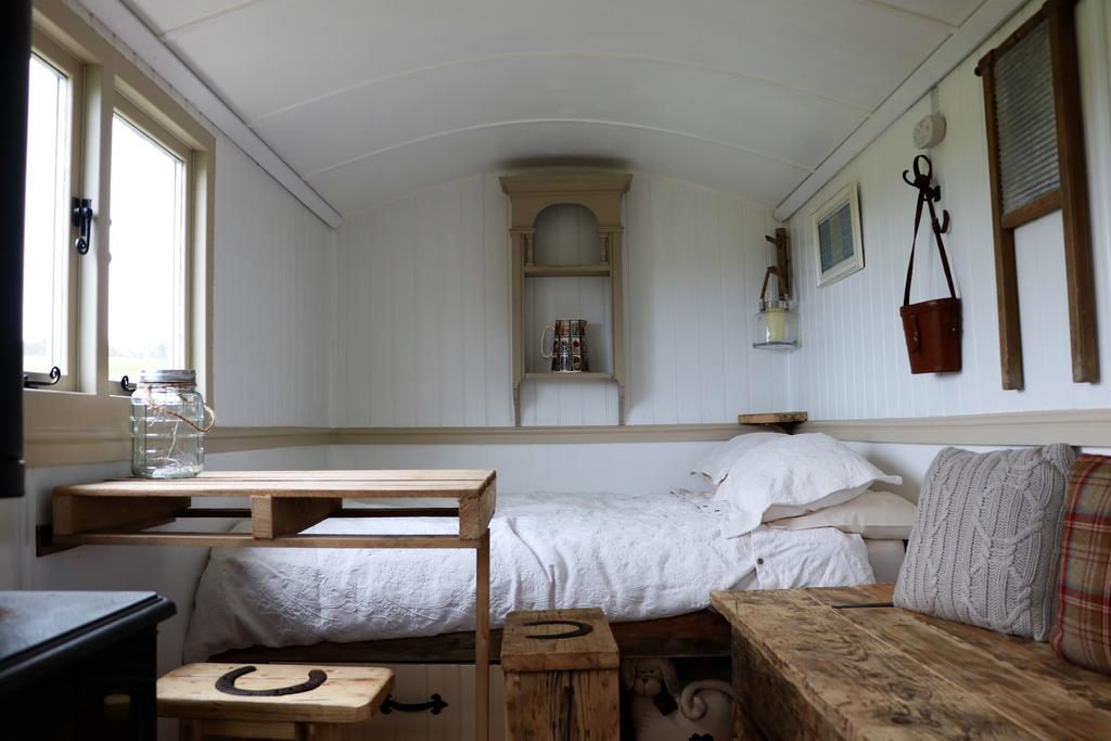 Meadowbeck - Shepherd Huts Fylingdales Esterno foto
