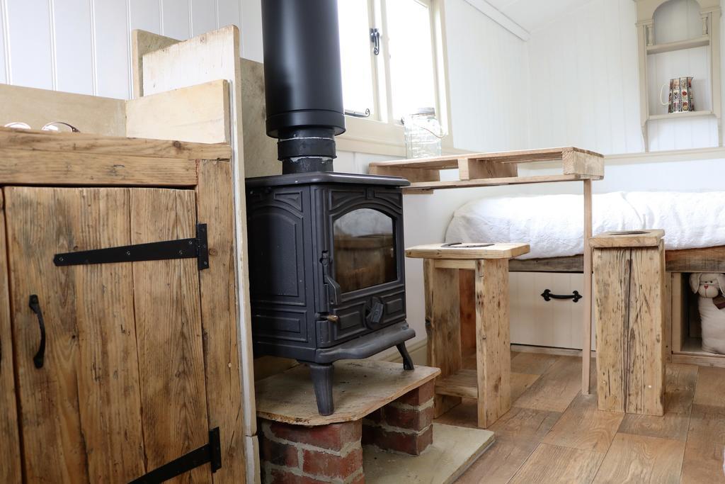 Meadowbeck - Shepherd Huts Fylingdales Esterno foto