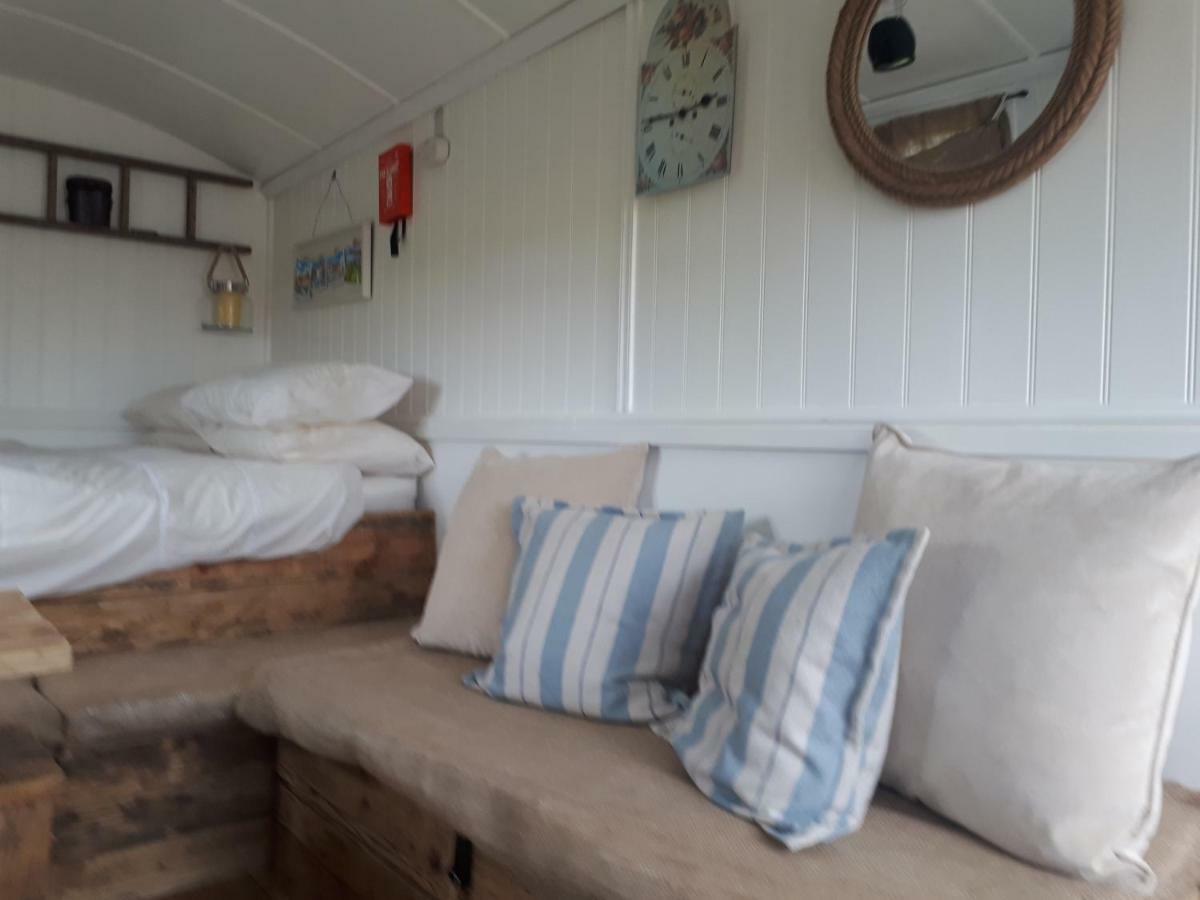 Meadowbeck - Shepherd Huts Fylingdales Esterno foto