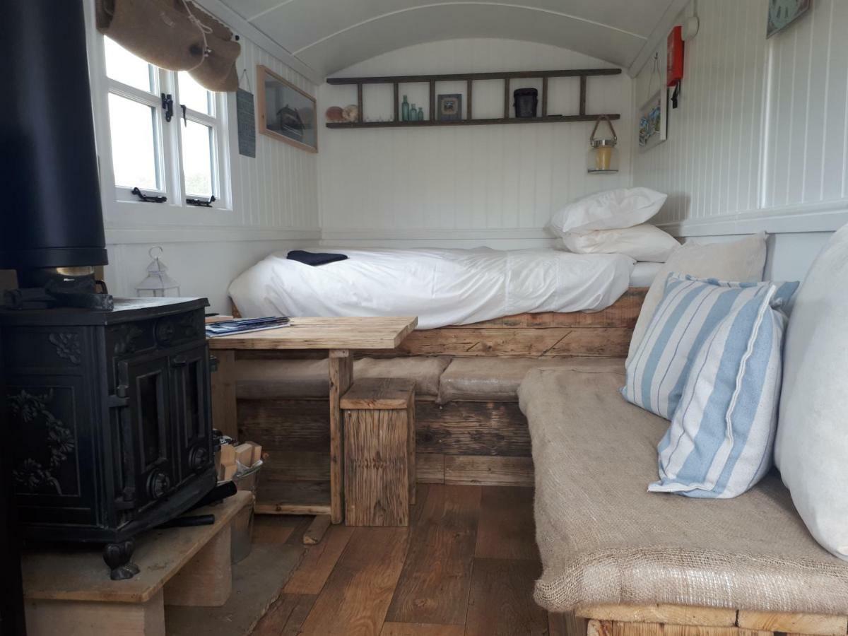Meadowbeck - Shepherd Huts Fylingdales Esterno foto